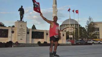 Uluslararası paten yolculuğunda umut ve barış mesajı: Mustafa Sağlam'ın hikayesi
