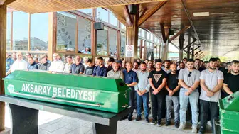 18 yaşındaki Zeynep, yaşam savaşını kaybederek son yolculuğuna uğurlandı