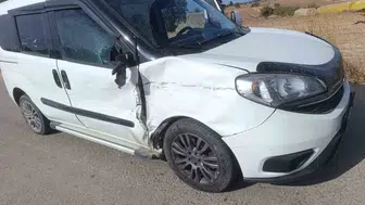 Bilecik'te motosiklet ile hafif ticari araç çarpıştı: 1 yaralı