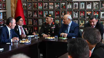 Vali köşger gazilerimizin kahramanlığını vurgulayarak minnetle andı