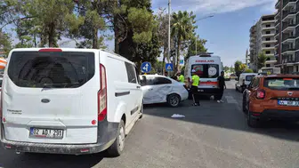 Adıyaman’da otomobil ile hafif ticari araç çarpıştı: 1 yaralı