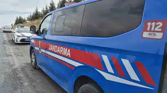Eskişehir'de tekeri kilitlenen motosikletten düşen sürücü yaralandı
