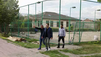 Ağrı’da tenis kortlarının zemini yenileniyor