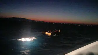 Çeşme ve Menderes'te Yunan unsurlarından kurtarılan 57 düzensiz göçmen