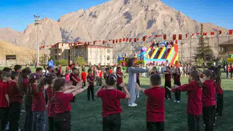 Hakkâri'de çocukların eğlencesi: 3. oyun şenliği coşkuyla kutlandı