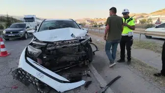 Kırıkkale'de iki otomobil çarpıştı: Dört yaralı
