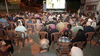 Denizli'de nostaljiyi yaşatan açık hava sineması coşkusu