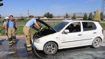 Karaman'da seyir halindeki otomobilde yangın: 5 kişi kurtuldu