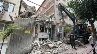 Beşiktaş’ta kentsel dönüşümde bina çöktü ve zarar gördü