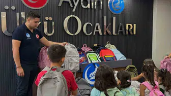 Eğitim yılına destek: Ülkücülerden öğrencilere kırtasiye yardımı