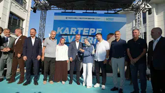 Kartepe konut projesinde anahtarlar sahiplerine teslim edildi