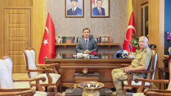 Erzincan Valisi, jandarma komutanını makamında ağırladı
