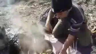 Fenomen çobanın doğal kahvaltısı gülümsetiyor