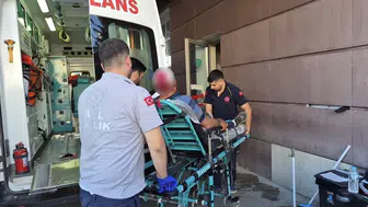 Adıyaman'da merdivenden buzdolabı düşen kişi hastaneye kaldırıldı