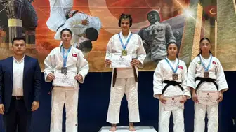 Manisalı sporcular ulusal arenada başarıdan başarıya koştu