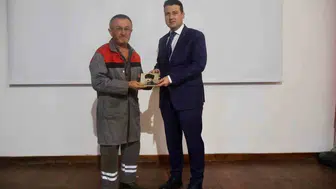 Çivril’de 56 yıllık ustaya onur ödülü: Yılın Ahisi seçildi