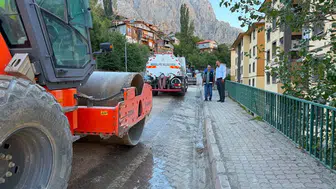 Kemaliye'de doğalgaz altyapı çalışmaları hız kesmeden devam ediyor