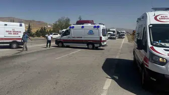 Eskişehir'de otomobil kazasında 6 kişi yaralandı.