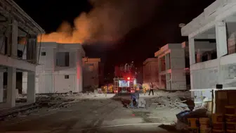 Kayseri'de inşaat halindeki villanın çatısında yangın çıktı