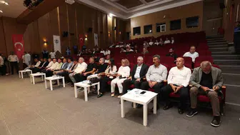 Dilovası'nda ihtiyaç sahibi öğrencilere kırtasiye ve kıyafet yardımı sürüyor