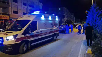 Karaman'da park halindeki araca çarpan otomobil ters döndü