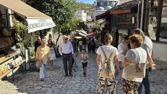 Safranbolu'da hafta sonu turist akını: Tarihi sokaklar dolup taştı