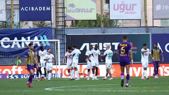 Çaykur Rizespor, Eyüpspor'u 2-0 mağlup ederek 3 puanı kaptı