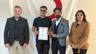 Tunceli'de düzenli kan bağışçılarına madalya verildi