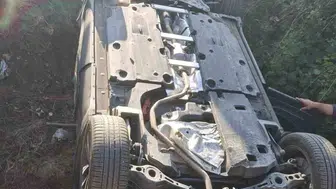 Bursa'da otomobil dere yatağına düştü: 5 kişi yaralandı