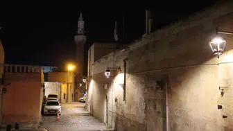 Şanlıurfa’nın tarihi sokakları geceye hazırlanıyor