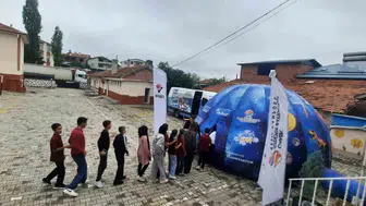 Türkiye'nin ilk insansı robotu kırsal okulda öğrencilere teknoloji aşılıyor