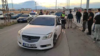 Karaman'da iki otomobilin çarpışması sonucu 3 kişi yaralandı