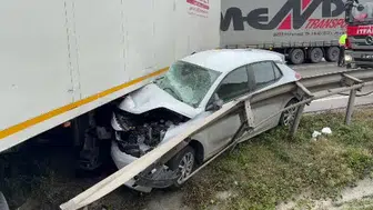 Samsun'da tırla çarpışan otomobilin sürücüsü yaralandı