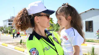 Elazığ'da çocuklara trafik güvenliği eğitimi: Eğlenerek öğreniyorlar