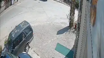 Karabük'te motosiklet kazası güvenlik kamerasına yansıdı