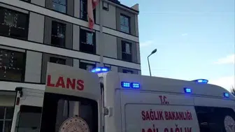 Denizli'de çatıya çıkan genci başkan son anda kurtardı