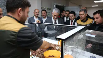 Düzce Valisi makas, TMO merkezinde incelemelerde bulundu