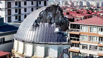 Bahçelievler’de Yayla Camii’nin yıkımı, kubbenin sağlamlığı nedeniyle uzadı