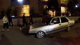 Eskişehir'de motosiklet sürücüsü kaydetti: park halindeki araca saldırı anları