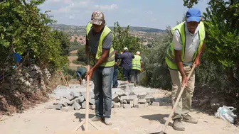 Tarsus’ta kırsal mahallelerin ulaşımı için önemli yol çalışmaları devam ediyor