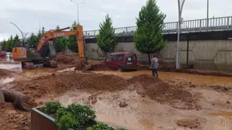 İyidere'de sel felaketi: Yeni alınan araç sular altında kaldı