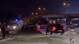 Bursa'da otomobil kum rampada mahsur kaldı, kurtarma çalışmaları başlatıldı