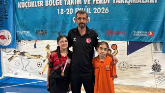Erzincanlı Zeynep Güler masa tenisinde bölge ikincisi oldu