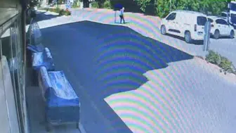Elazığ'da bir yaşlı adamın kazası güvenlik kameralarına yansıdı