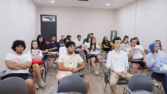 Başkan Yetişkin, gençler için rehberlik semineri düzenliyor