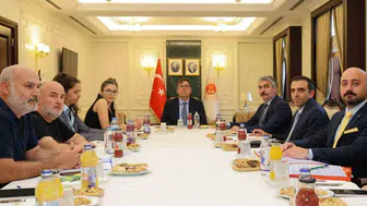 Adalet Bakan Yardımcısı Tuncay, Adalet Peşinde Aileleri Platformu ile buluştu