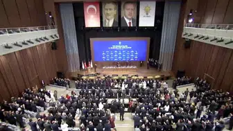 Cumhurbaşkanı Erdoğan, AK Parti’ye yeni belediye başkanlarının rozetlerini taktı