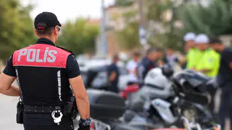 Dur ihtarına uymayan sürücü başka araca çarparak yakalandı