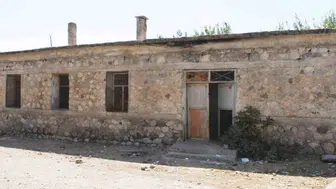 Silopi'de tehlike yaratan metruk bina için yıkım kararı alındı