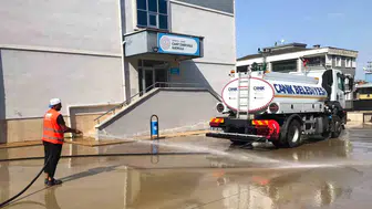Canik’te okullara yeni eğitim yılı hazırlığı: Temizlik çalışmaları hız kazandı